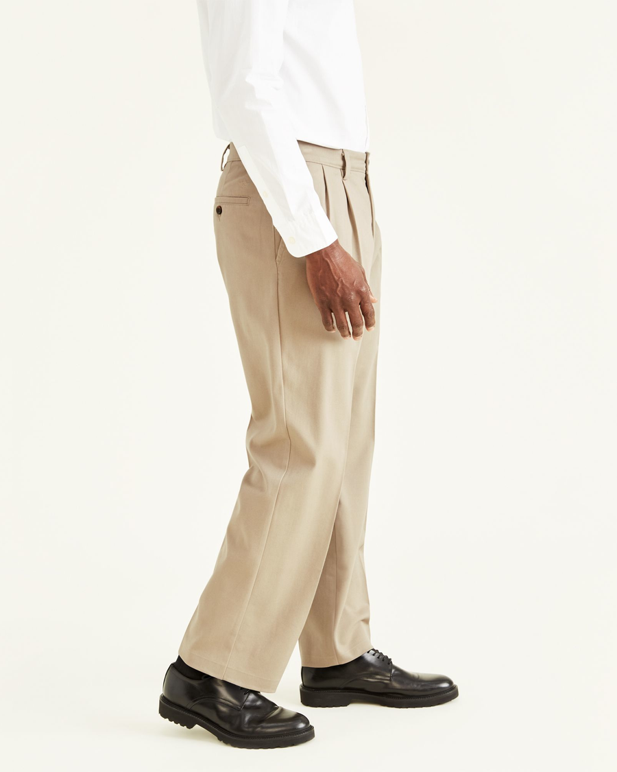 (image for) Convenient Easy Khakis, Pleated, Classic Fit